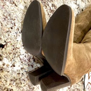 Sisley taupe suede boots size 38